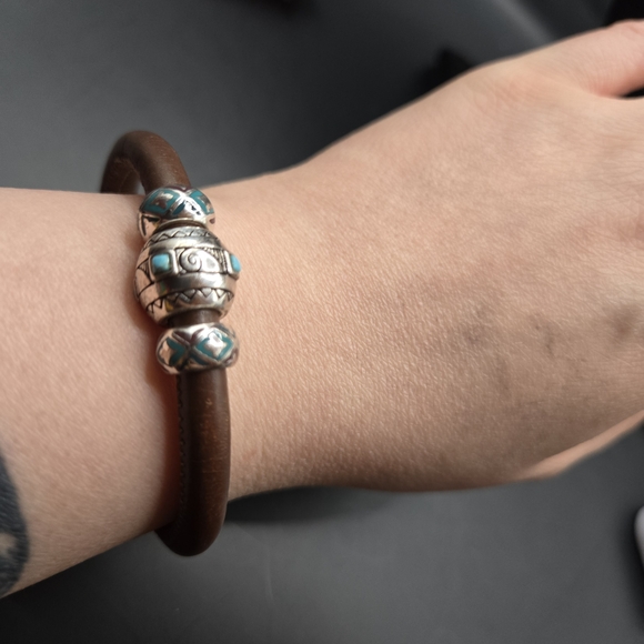 Brighton Brown Leather Bracelet w/ Silver Tone Turquoise Beads | Magnetic Clasp - Picture 7 of 9